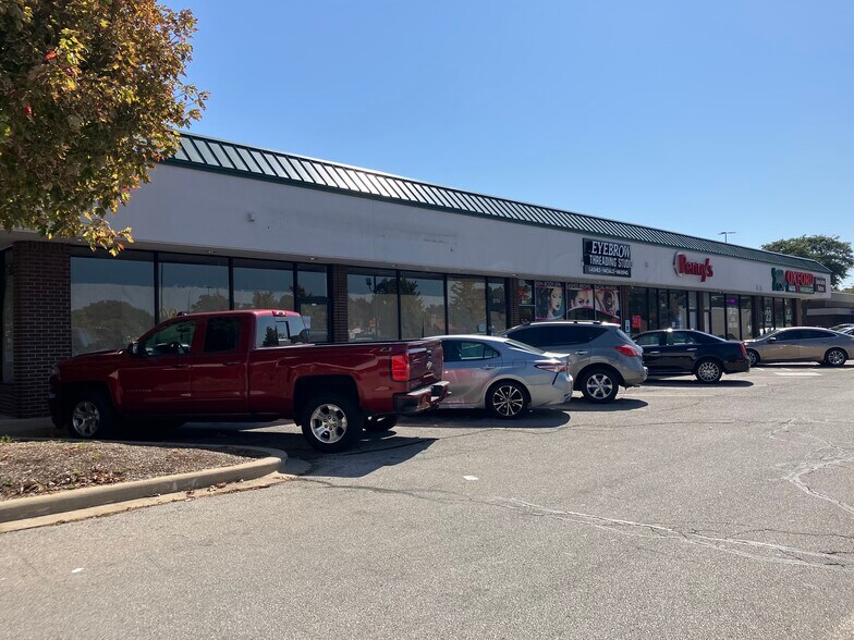More Photos Of 1900 Sibley Blvd, Calumet City General Retail For Lease