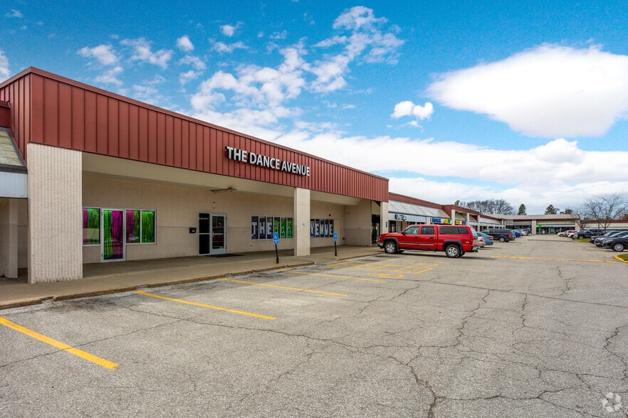 More Photos Of 200 Army Post Rd, Des Moines Unknown For Lease