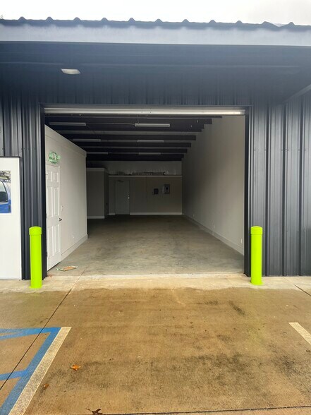 More Photos Of 2920 Wyndham Industrial Dr, Opelika Distribution For Lease