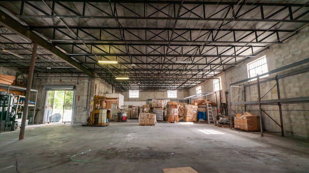 More Photos Of 1500 NW 22nd St, Miami Warehouse For Sale