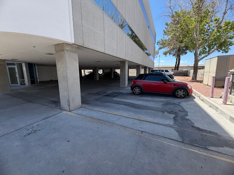 More Photos Of 4670 Polaris Ave, Las Vegas Office For Lease
