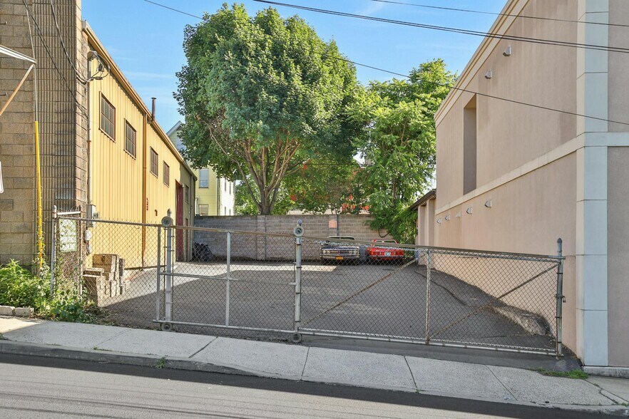 More Photos Of 50-52 Main st, Nyack Flex For Sale