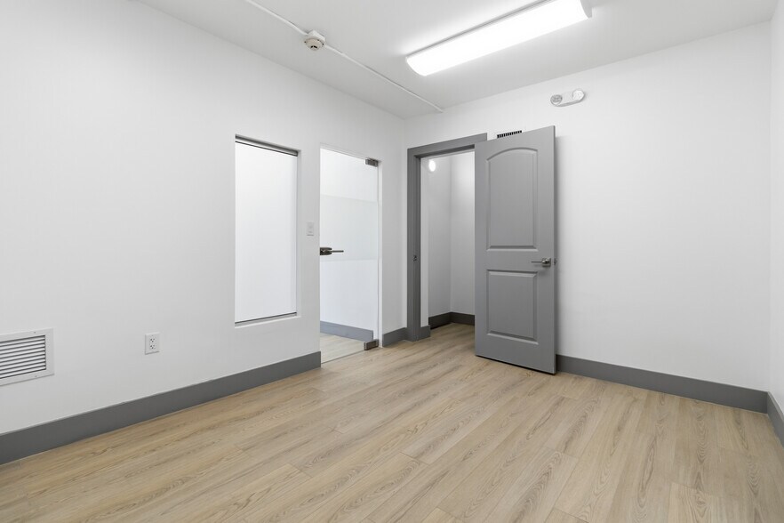 More Photos Of 470 NW 22nd Ave, Miami Office For Sale