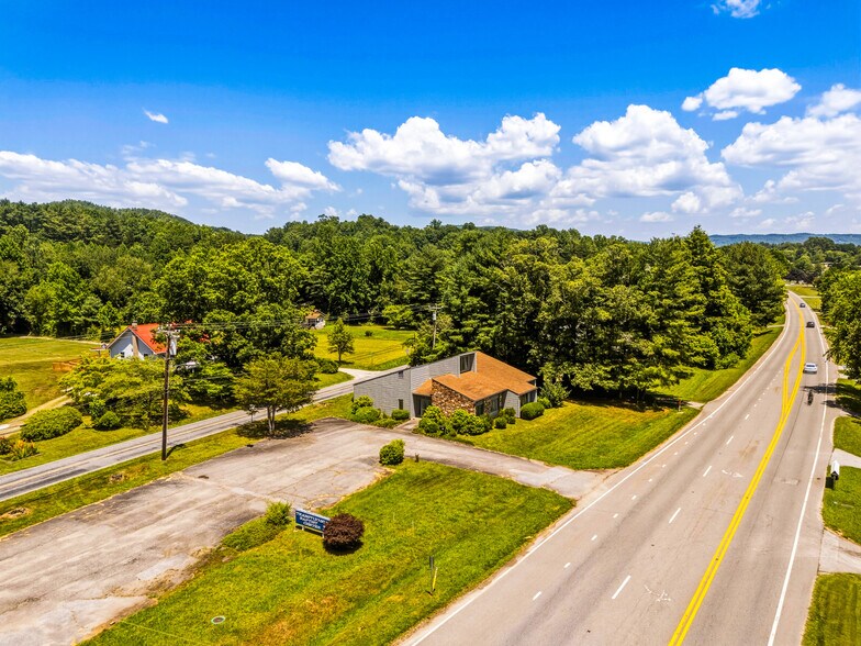 More Photos Of 675 Hendersonville Hwy, Pisgah Forest Office For Sale