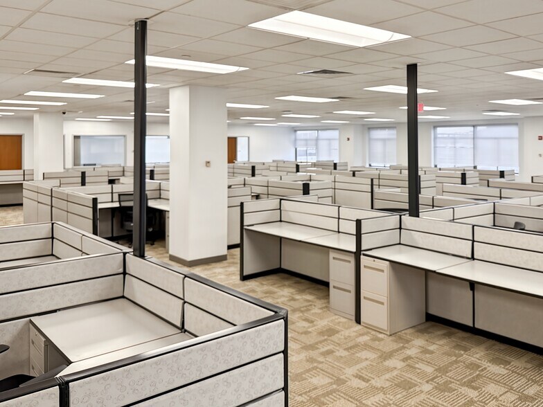 More Photos Of 26 Patriot Pl, Foxborough Coworking Space
