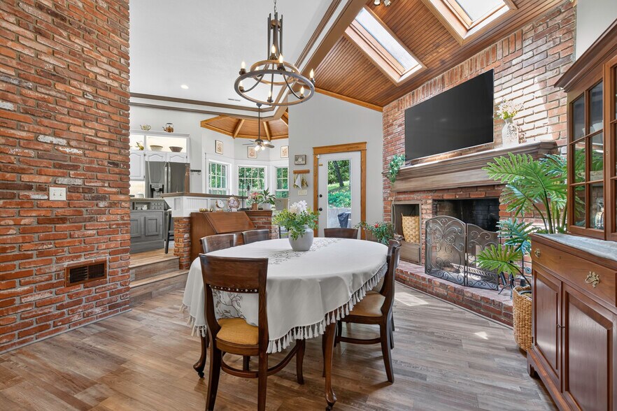 More Photos Of 1558 N 600 Rd, Baldwin City Specialty For Sale