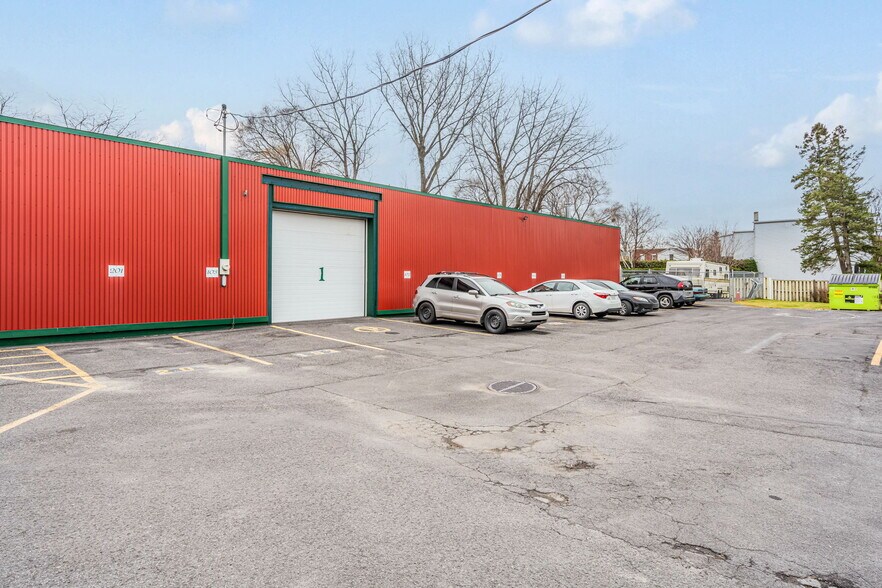 More Photos Of 141 Rue De Salaberry, Saint-jean-sur-richelieu Warehouse For Lease