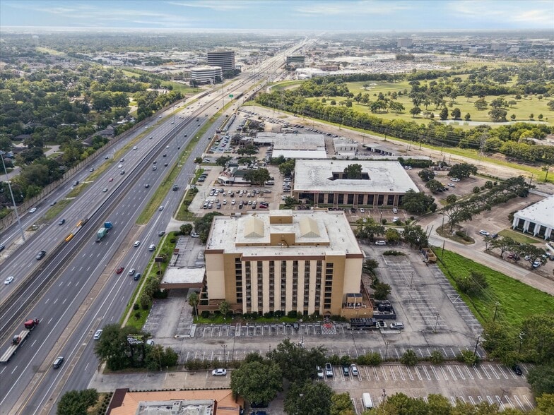 More Photos Of 9090 Southwest Fwy, Houston Hotel For Sale