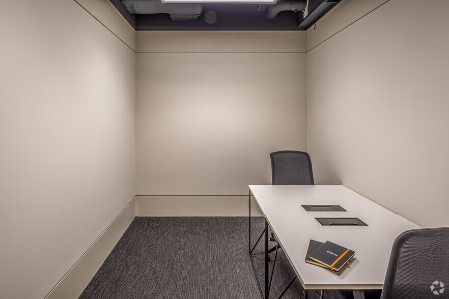 More Photos Of 20 Farringdon St, London Coworking Space