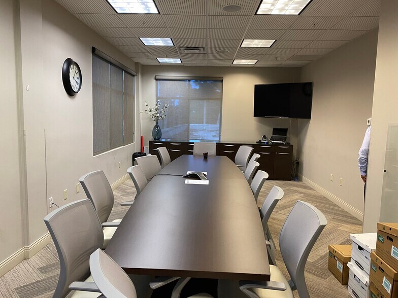 More Photos Of 12731 New Brittany Blvd, Fort Myers Office For Sale
