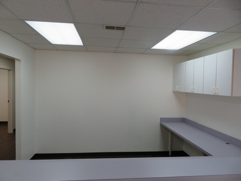 More Photos Of 3231-3233 Superior Ln, Bowie Medical For Lease