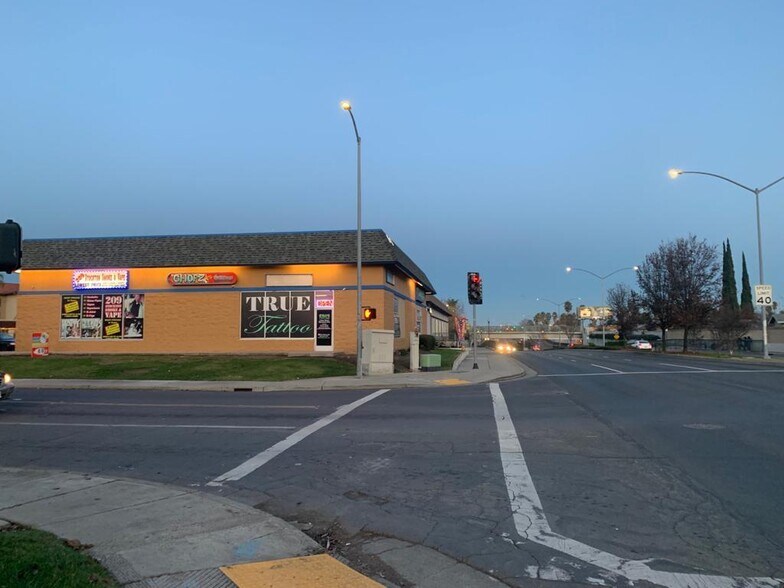 More Photos Of 811 E March Ln, Stockton Storefront For Sale