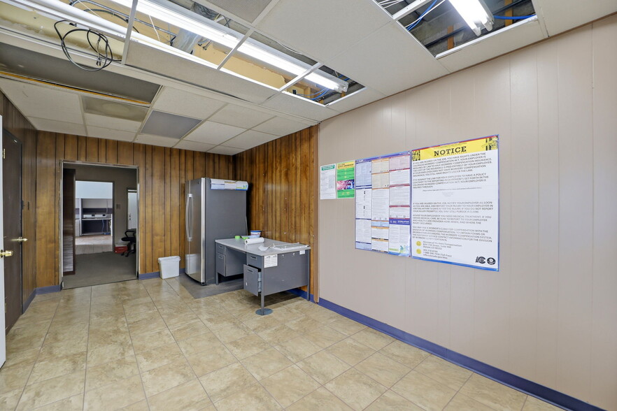 More Photos Of 405 W Fillmore St, Colorado Springs Auto Dealership For Sale