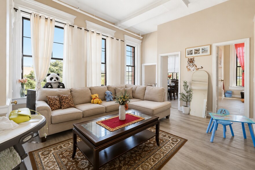 More Photos Of 35 Union St, New London Apartments For Sale