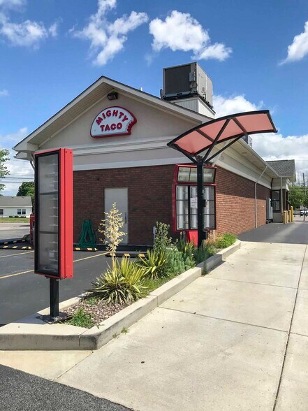 More Photos Of 727 Maple Rd, Buffalo Convenience Store For Lease