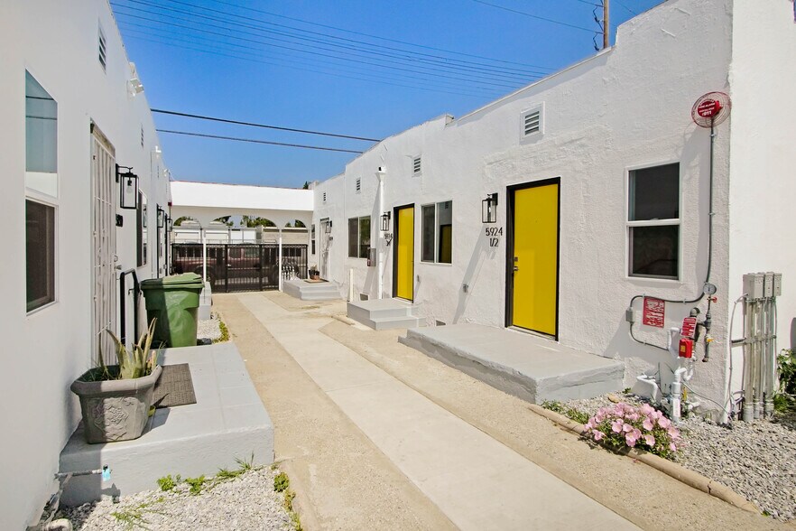 More Photos Of 5926 S Hoover St, Los Angeles Apartments For Sale