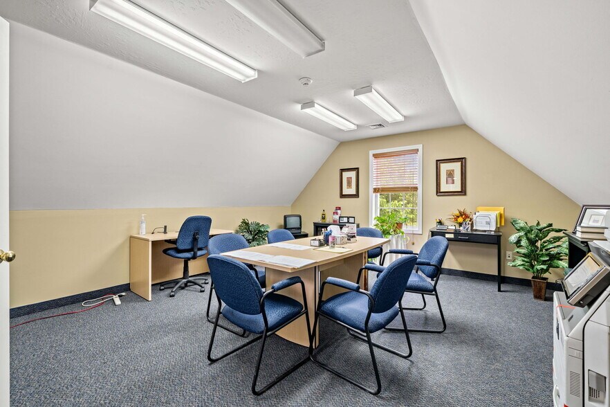 More Photos Of 15 Garden Rd, Plaistow Office For Sale
