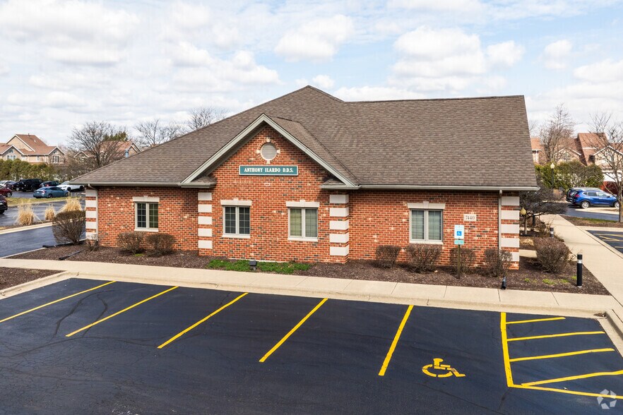 More Photos Of 7440 W College Dr, Palos Heights Medical For Lease