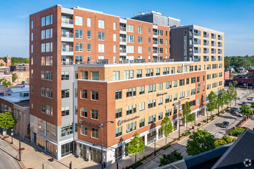 More Photos Of 301 N Neil St, Champaign Office Residential For Lease