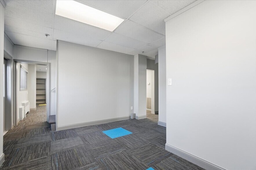 More Photos Of 175 E Broadway Ave, Westerville Office For Lease