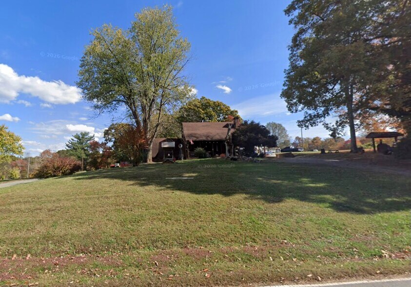 More Photos Of 6885 Doral Dr, Tobaccoville General Retail For Sale