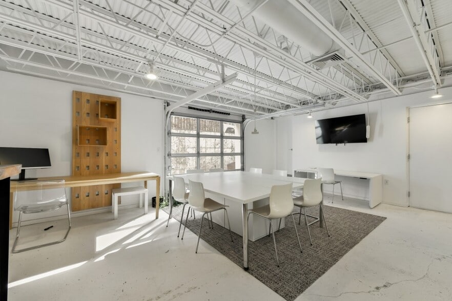 More Photos Of 555 E 2nd St, South Boston Loft Creative Space For Lease