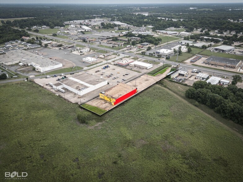 More Photos Of 1837 N Market St, Shreveport General Retail For Sale