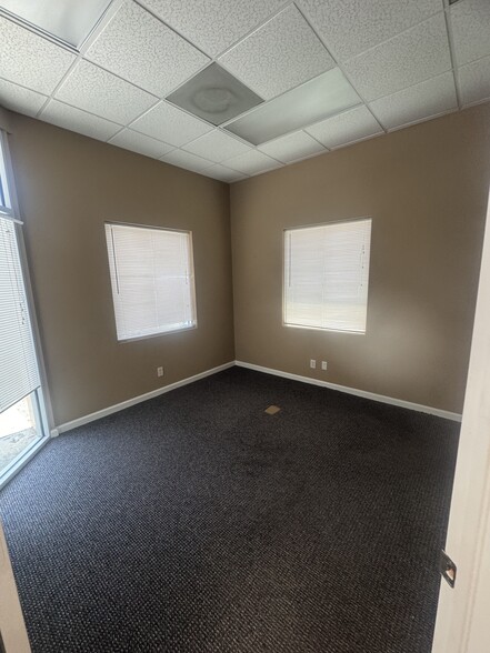 More Photos Of 1410 Park Ln S, Jupiter Warehouse For Lease