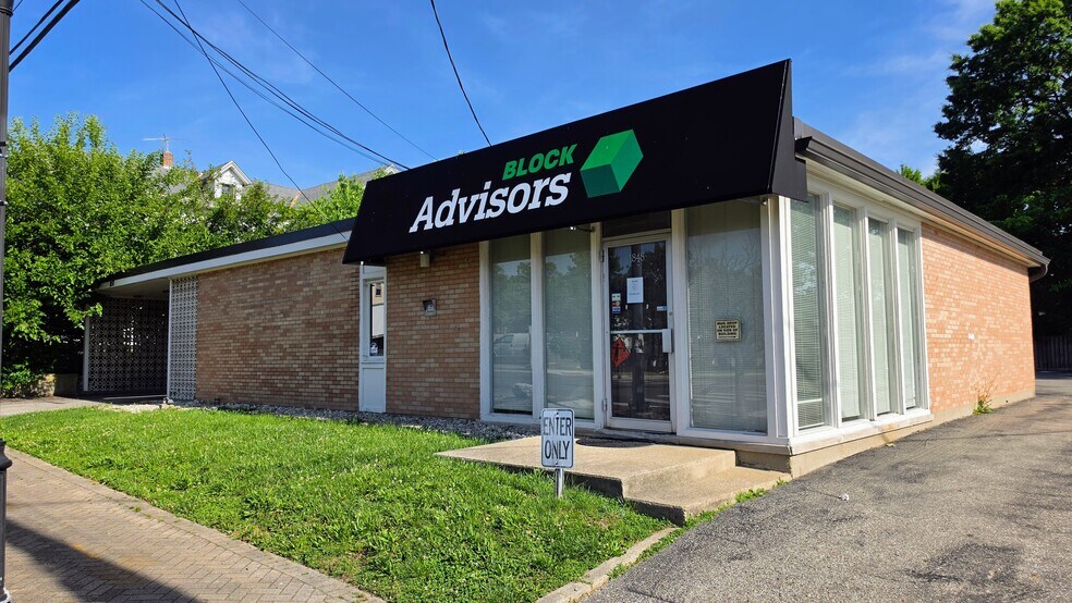 Primary Photo Of 1848-1850 W Galbraith Rd, Cincinnati Office For Sale
