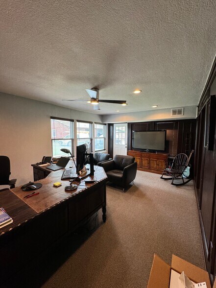 More Photos Of 120 Acuff Ln, Colleyville Medical For Sale