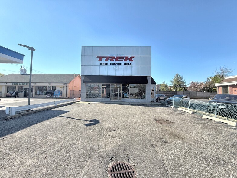 More Photos Of 4828 Sunrise Hwy, Massapequa Park Storefront For Lease