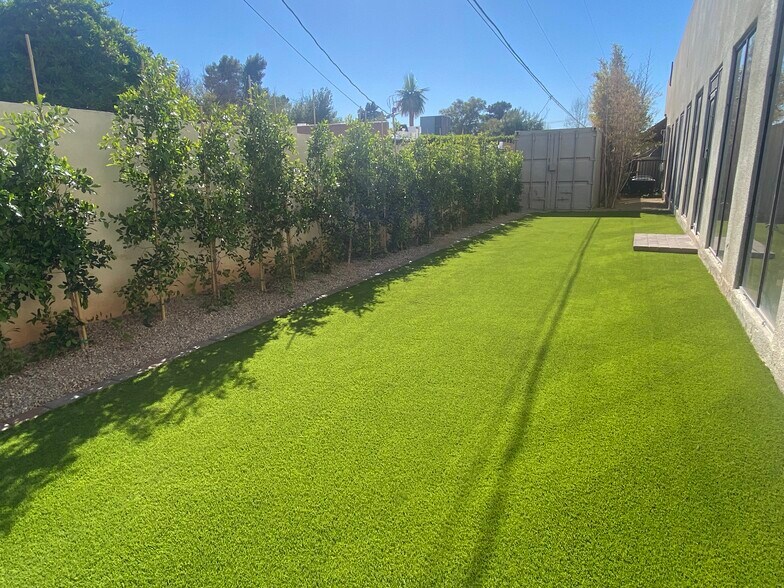 More Photos Of 2701 E Osborn Rd, Phoenix Office For Lease