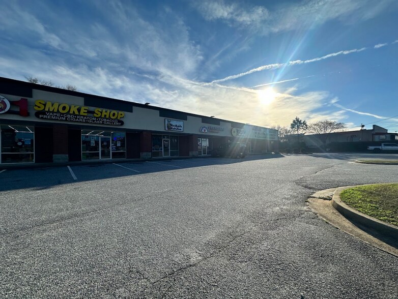 Primary Photo Of 8342 Veterans Pky, Columbus Freestanding For Lease