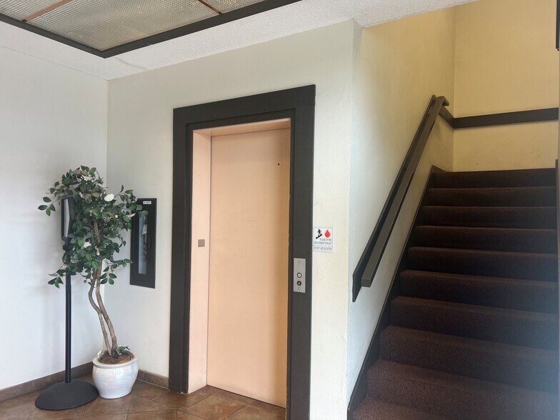 More Photos Of 2140 Jefferson St, Napa Office For Lease