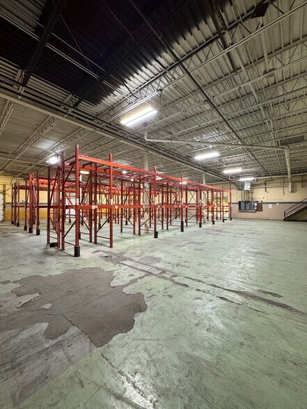 More Photos Of 195 Hudson St, Cornwall-on-Hudson Distribution For Lease