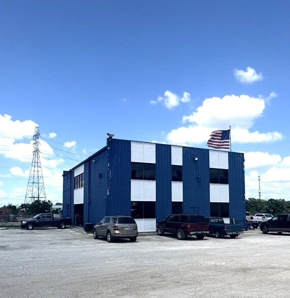 More Photos Of 530 Steves Ave, San Antonio Distribution For Lease