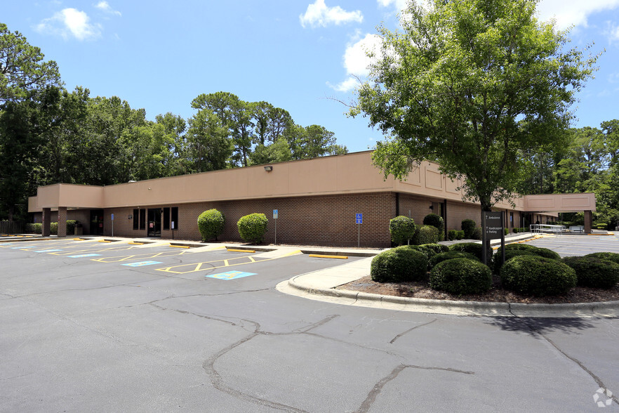 Primary Photo Of 325 W Montgomery Cross Rd, Savannah Medical For Lease