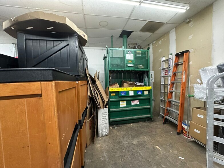 More Photos Of 1707-1741 Texoma Pky, Sherman Unknown For Lease