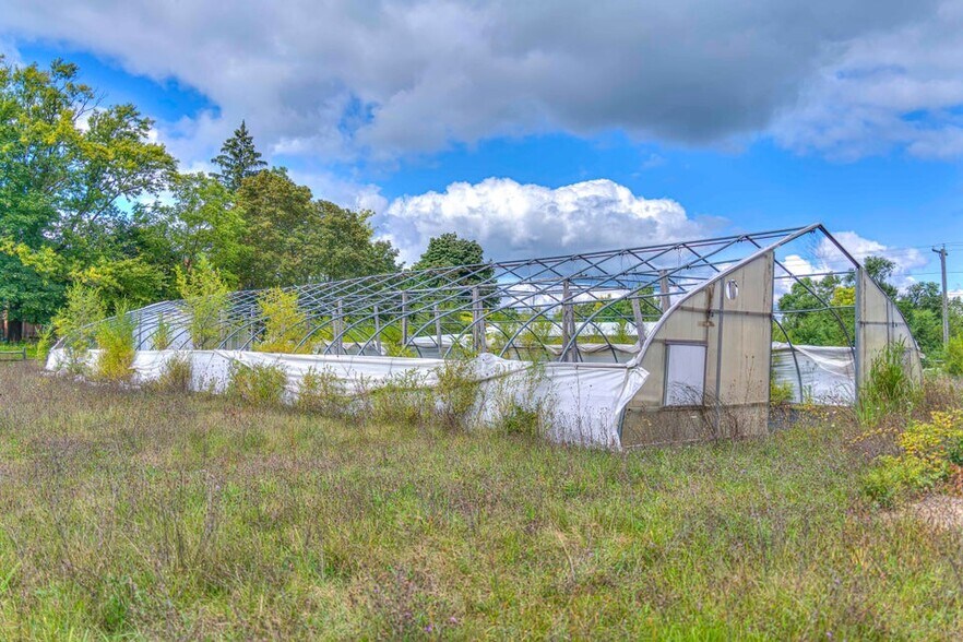 More Photos Of 3233 Page Ave, Jackson Garden Center For Sale