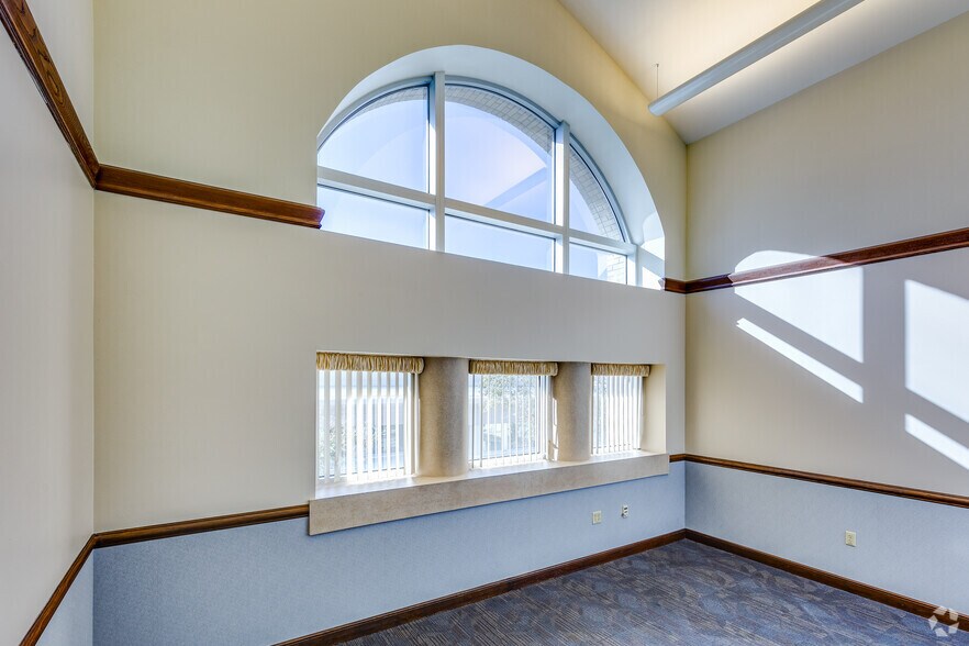 More Photos Of 600 Rinehart Rd, Lake Mary Office For Sale