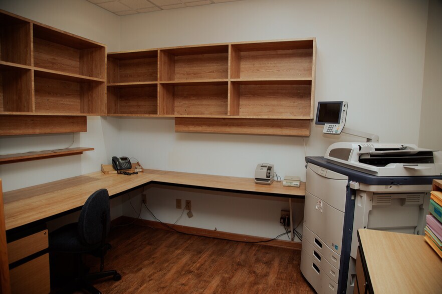 More Photos Of 2710 Delta Pl, Colorado Springs Office For Sale