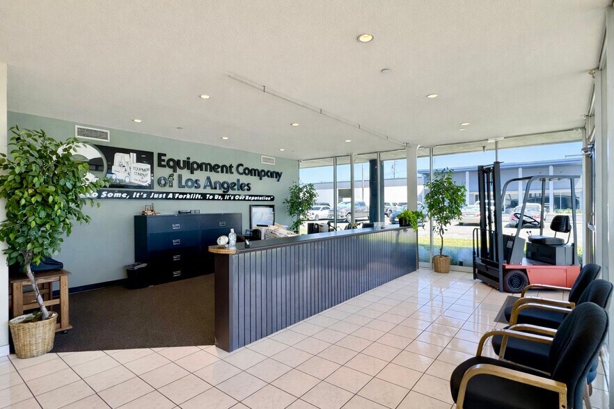 More Photos Of 1005 E Orangethorpe Ave, Anaheim Warehouse For Sale