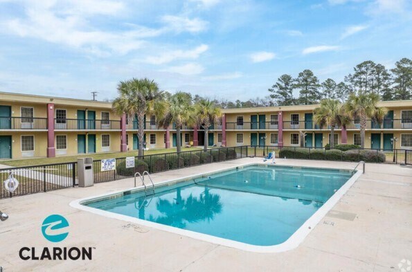 Primary Photo Of 500 Chris Dr, West Columbia Hotel For Sale