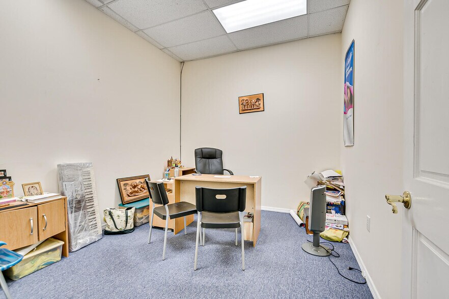 More Photos Of 22 Meridian Rd, Edison Medical For Sale