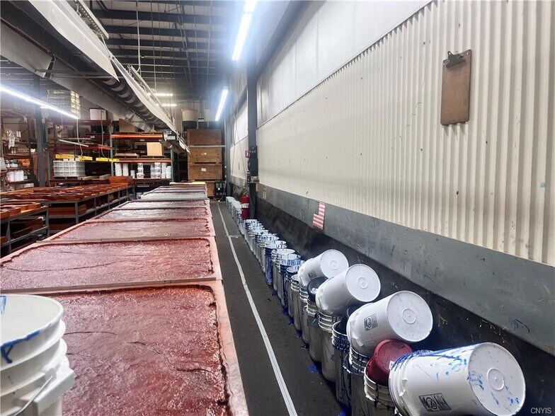 More Photos Of 325 Commerce Blvd, Liverpool Light Manufacturing For Sale