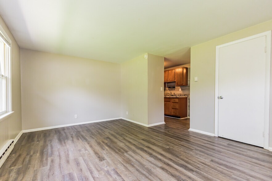 More Photos Of 709 S Hutchinson Ave, Muncie Apartments For Sale