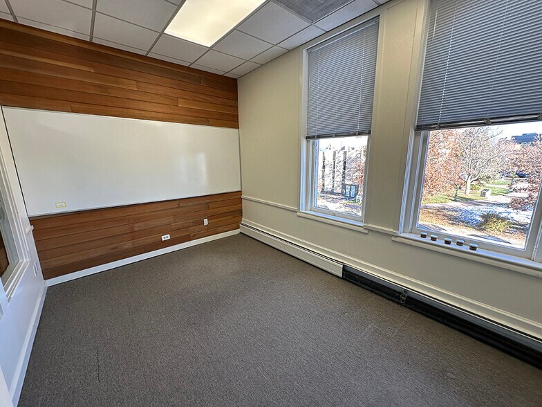 More Photos Of 1245 Pearl St, Boulder Storefront Retail Office For Lease