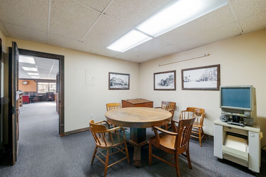 More Photos Of 690 S Lapeer Rd, Oxford Warehouse For Sale