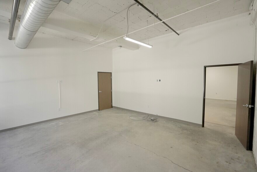 More Photos Of 1355 Palmetto St, Los Angeles Loft Creative Space For Lease