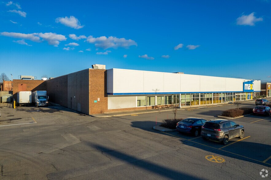 More Photos Of 175-199 Av 25E, St-Eustache General Retail For Lease